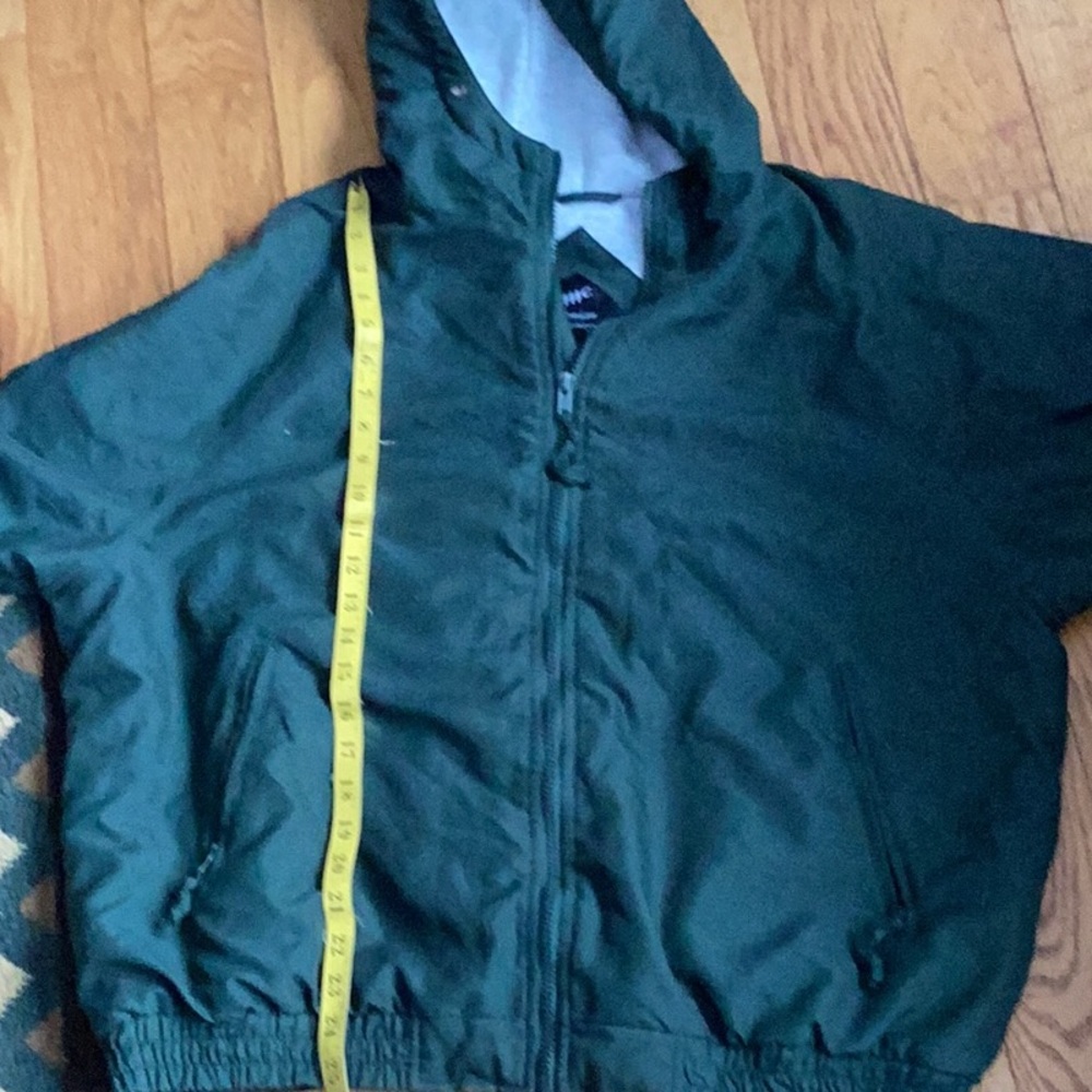 Green cmc Zip JACKET w Hood Sz LG
UniSex Lightweight VNPLC